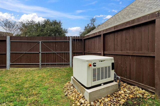 3010 Scenic View Court, Seabrook, TX 77586