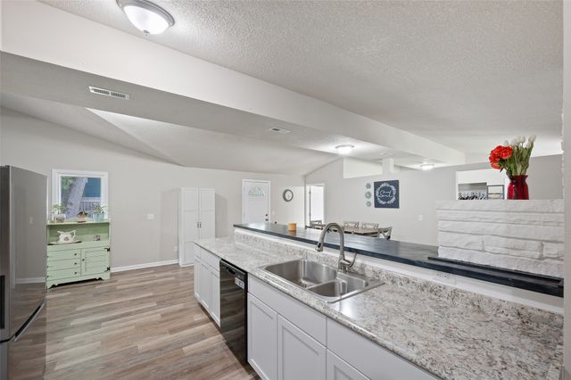 1403 Lewis Avenue, Des Moines, IA 50315