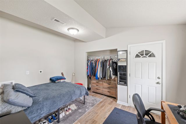 1403 Lewis Avenue, Des Moines, IA 50315