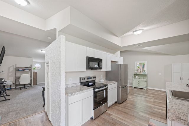 1403 Lewis Avenue, Des Moines, IA 50315