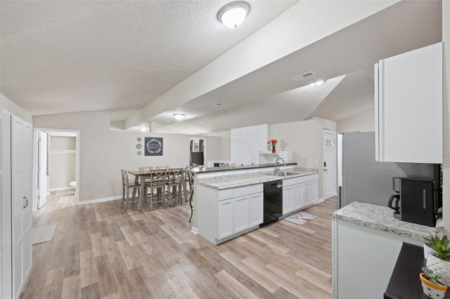 1403 Lewis Avenue, Des Moines, IA 50315