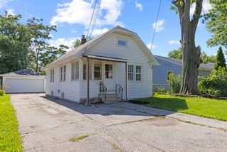 123 N Calhoun Street, Aurora, IL 60505