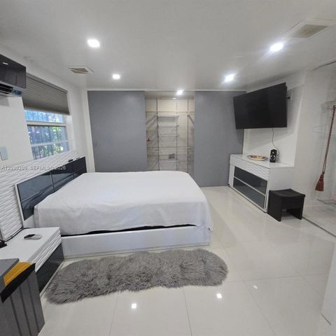 5600 SW 112th Avenue -, Miami, FL 33173