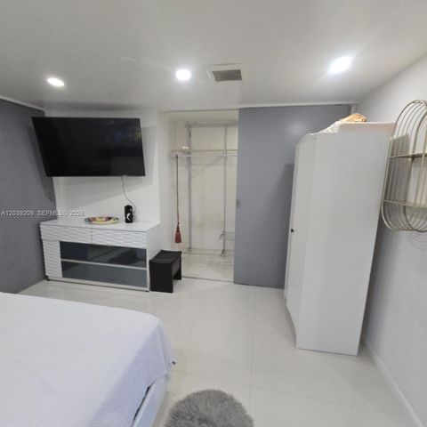 5600 SW 112th Avenue -, Miami, FL 33173