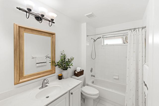 447 Woodview Circle, Palm Beach Gardens, FL 33418