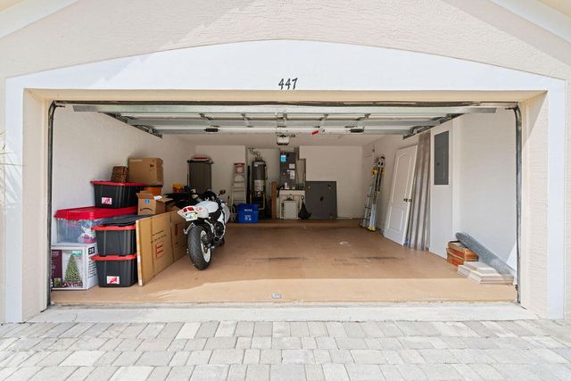 447 Woodview Circle, Palm Beach Gardens, FL 33418