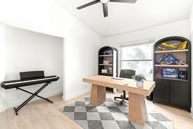 447 Woodview Circle, Palm Beach Gardens, FL 33418