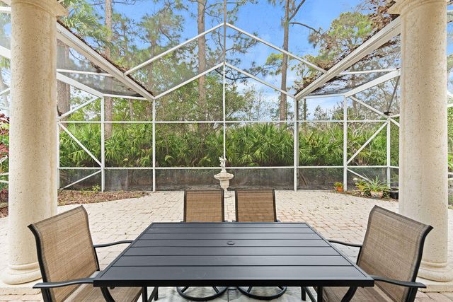 447 Woodview Circle, Palm Beach Gardens, FL 33418