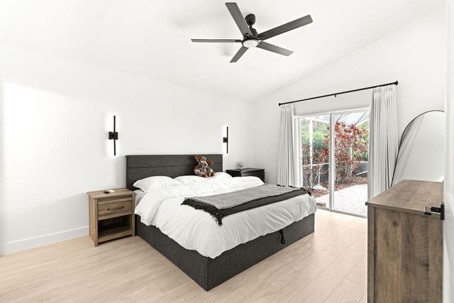 447 Woodview Circle, Palm Beach Gardens, FL 33418