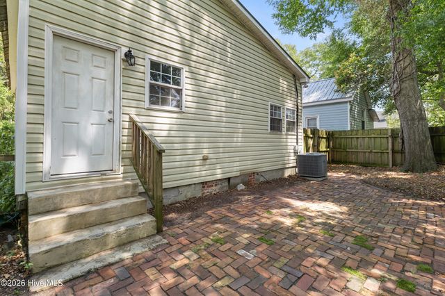 804 S 6th Street, Wilmington, NC 28401