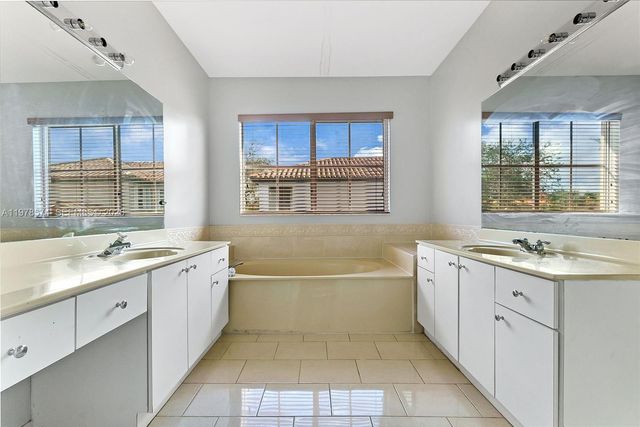 8338 NW 145th St, Miami Lakes, FL 33016