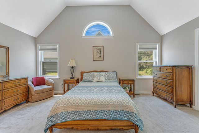 353 Winding Pond Road, Londonderry, NH 03053