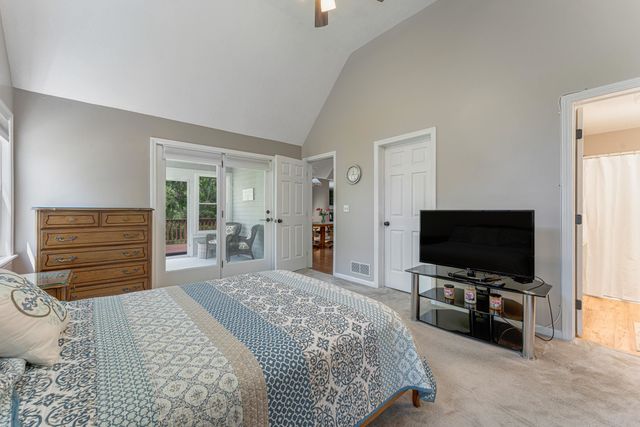 353 Winding Pond Road, Londonderry, NH 03053