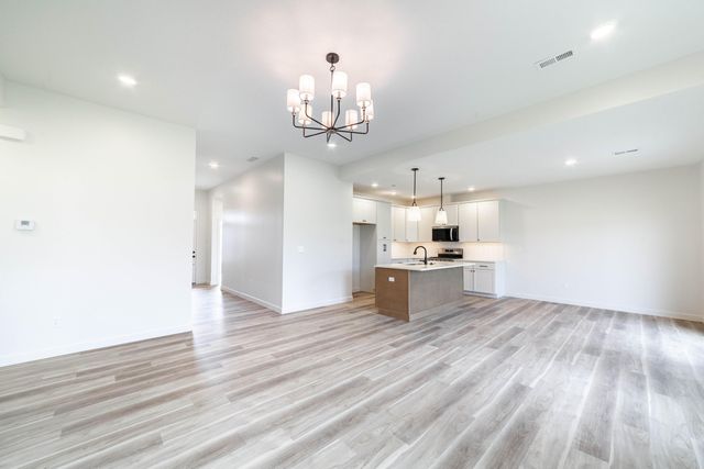 5029 MODESTO DR, Columbia, MO 65203