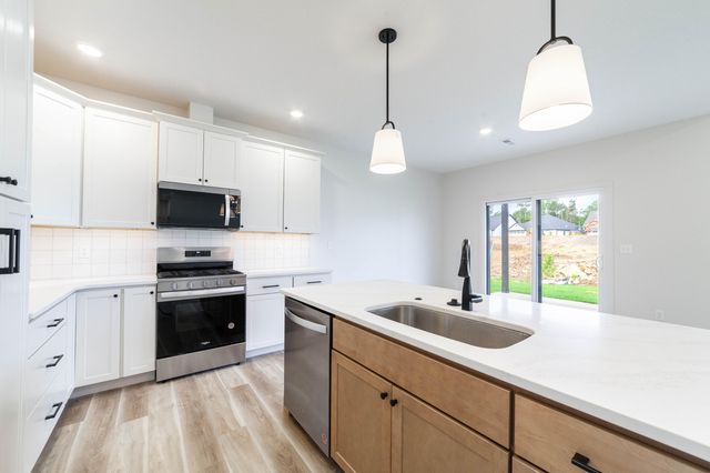 5029 MODESTO DR, Columbia, MO 65203