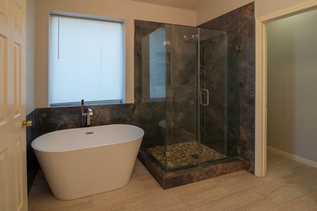 2111 Grovewood Park, Conroe, TX 77385