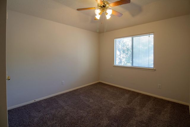 2111 Grovewood Park, Conroe, TX 77385