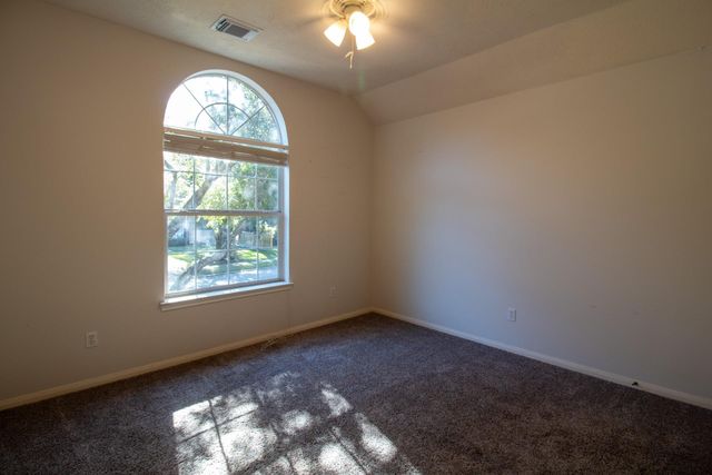 2111 Grovewood Park, Conroe, TX 77385