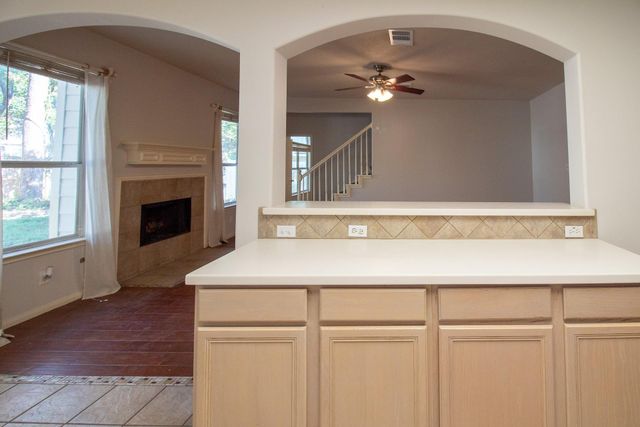 2111 Grovewood Park, Conroe, TX 77385