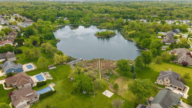 8262 Heron Lake Road, St. John, IN 46373