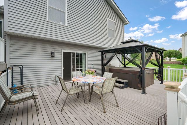 8262 Heron Lake Road, St. John, IN 46373