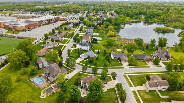 8262 Heron Lake Road, St. John, IN 46373