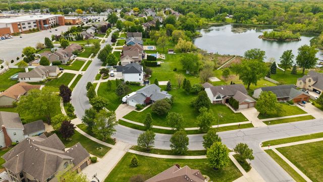8262 Heron Lake Road, St. John, IN 46373