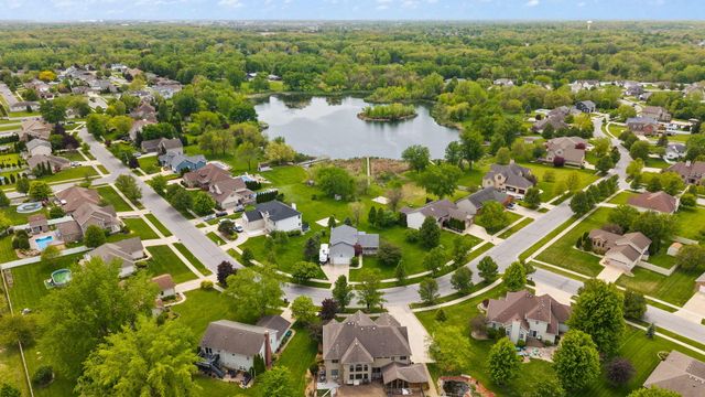 8262 Heron Lake Road, St. John, IN 46373
