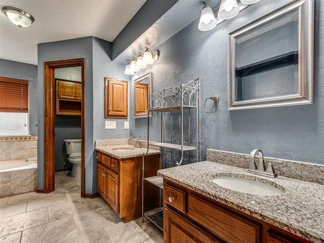 1717 Rocky Mountain Way, Edmond, OK 73003