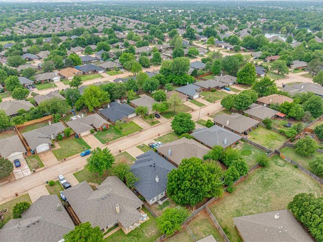 1717 Rocky Mountain Way, Edmond, OK 73003