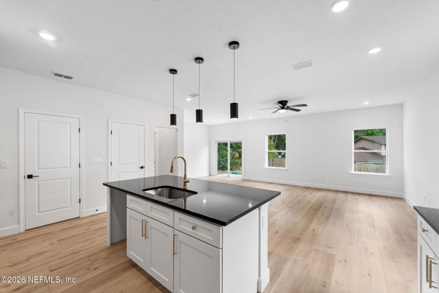 8736 SUSIE Street, Jacksonville, FL 32210