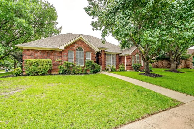 401 Inland Circle, Azle, TX 76020