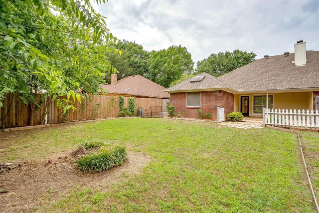 401 Inland Circle, Azle, TX 76020