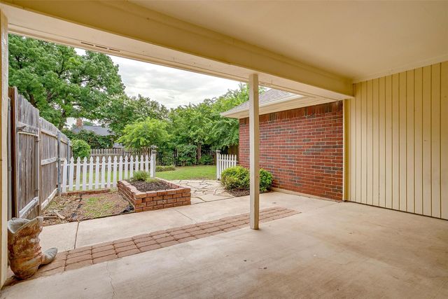 401 Inland Circle, Azle, TX 76020