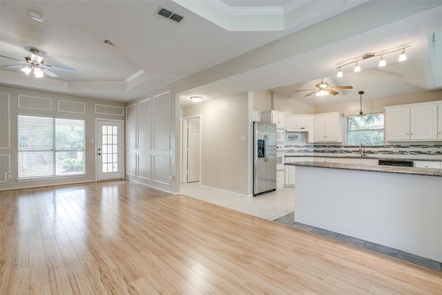 401 Inland Circle, Azle, TX 76020
