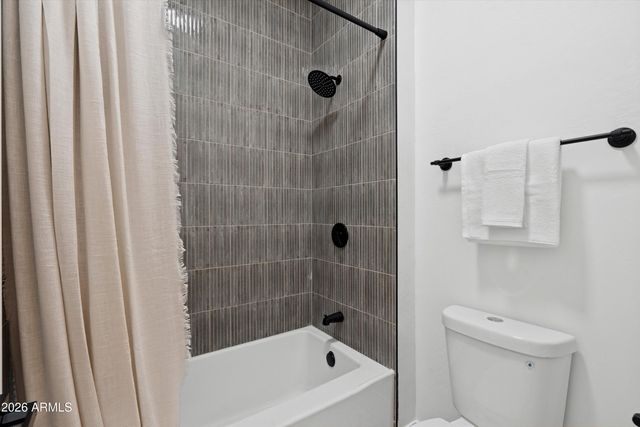2011 E CLIPPER Lane, Gilbert, AZ 85234