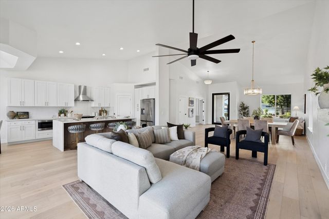 2011 E CLIPPER Lane, Gilbert, AZ 85234