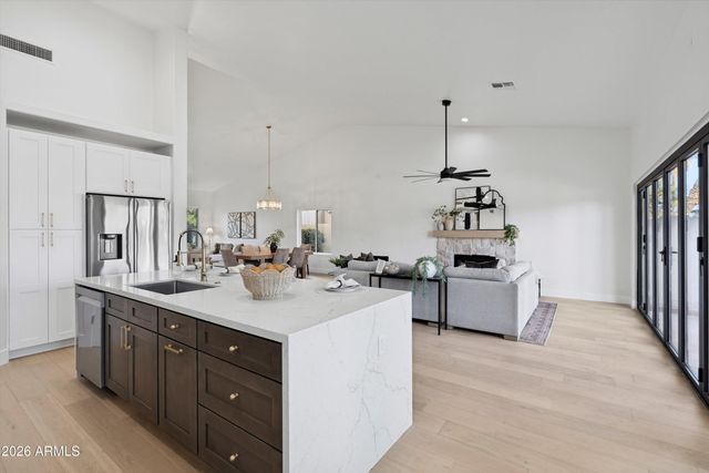 2011 E CLIPPER Lane, Gilbert, AZ 85234