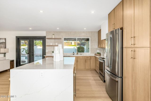 15427 N 2ND Avenue, Phoenix, AZ 85023