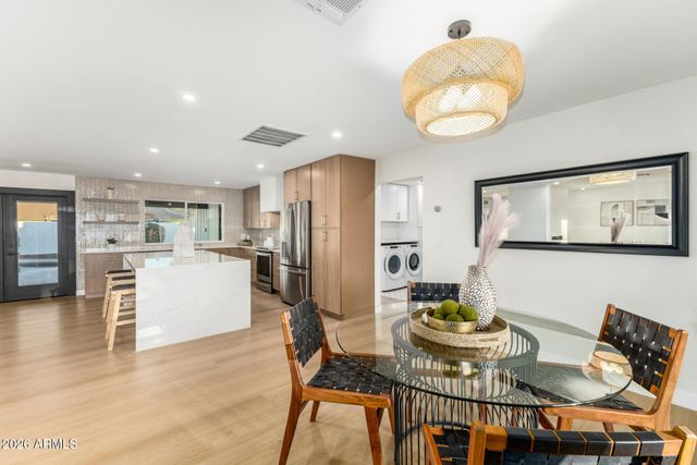 15427 N 2ND Avenue, Phoenix, AZ 85023