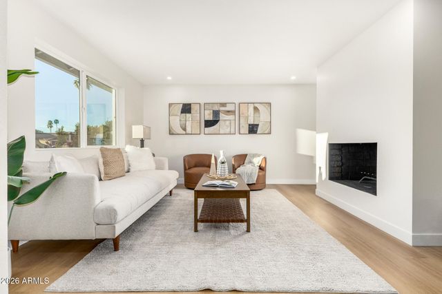 15427 N 2ND Avenue, Phoenix, AZ 85023