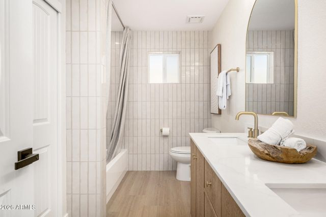 15427 N 2ND Avenue, Phoenix, AZ 85023