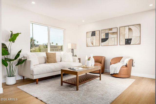 15427 N 2ND Avenue, Phoenix, AZ 85023