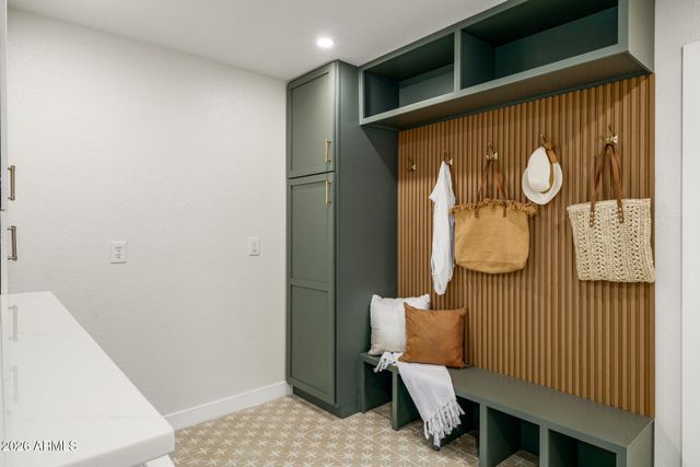 15427 N 2ND Avenue, Phoenix, AZ 85023