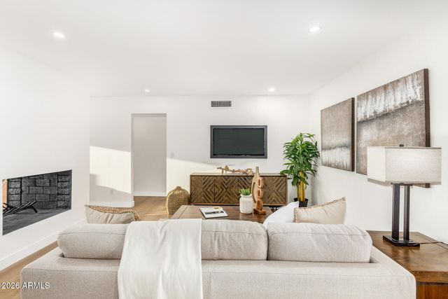 15427 N 2ND Avenue, Phoenix, AZ 85023