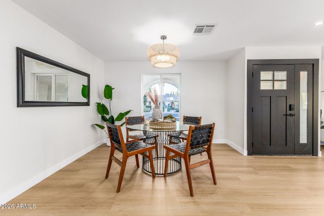 15427 N 2ND Avenue, Phoenix, AZ 85023