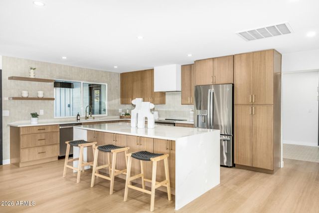 15427 N 2ND Avenue, Phoenix, AZ 85023