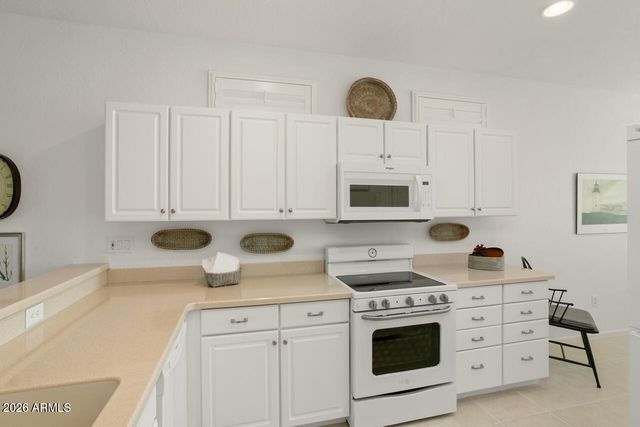 15466 W Moonlight Way, Surprise, AZ 85374