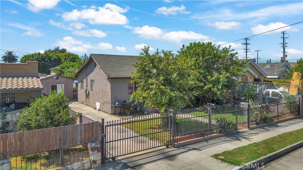 8711 S Fir, Los Angeles, CA 90002 — exterior