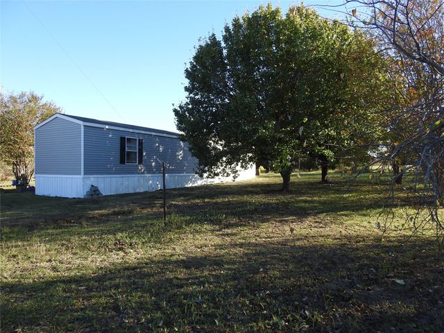 2096 Everheart Road, Bells, TX 75414